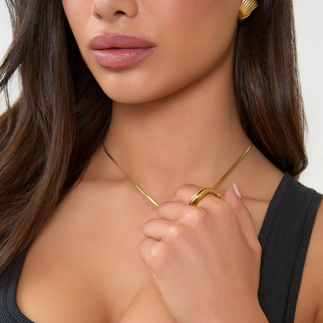 Gold Textured Necklace Slim